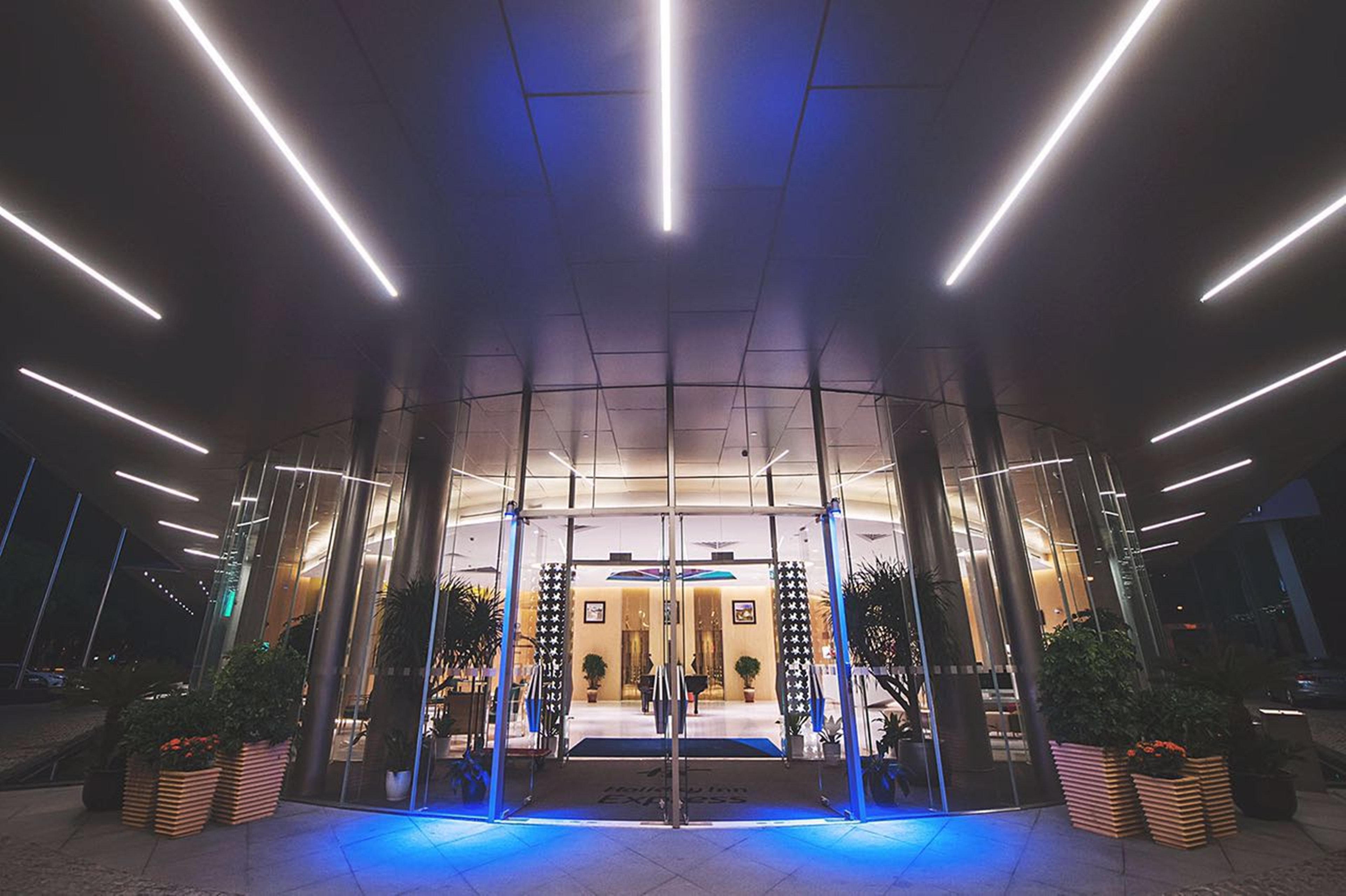 Holiday Inn Express Shanghai Songjiang Fangta By Ihg מראה חיצוני תמונה